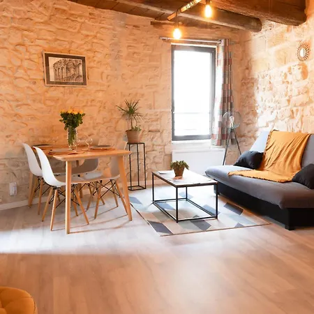 Immeuble 3 Apparts Centre Historique St Gilles Maisoncarreeconciergerie Saint-Gilles  Exterior photo