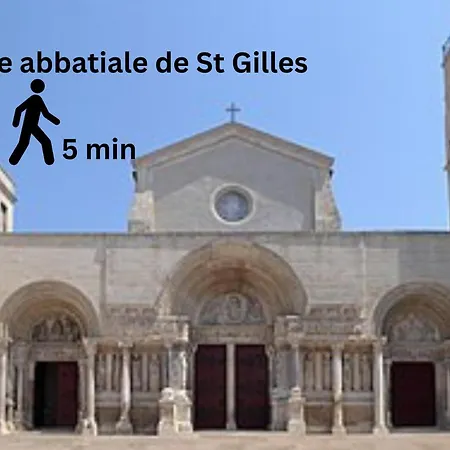 Immeuble 3 Apparts Centre Historique St Gilles Maisoncarreeconciergerie Saint-Gilles  Exterior photo