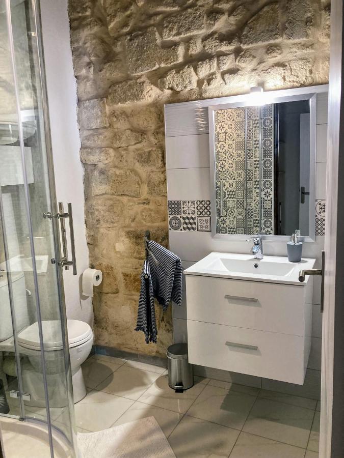 Immeuble 3 Centre Historique St Gilles Maisoncarreeconciergerie *