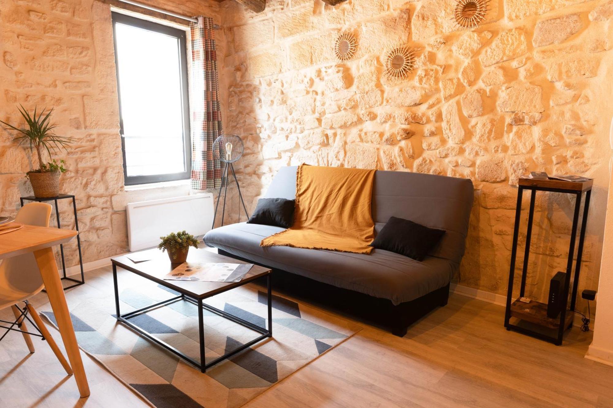 Immeuble 3 Centre Historique St Gilles Maisoncarreeconciergerie