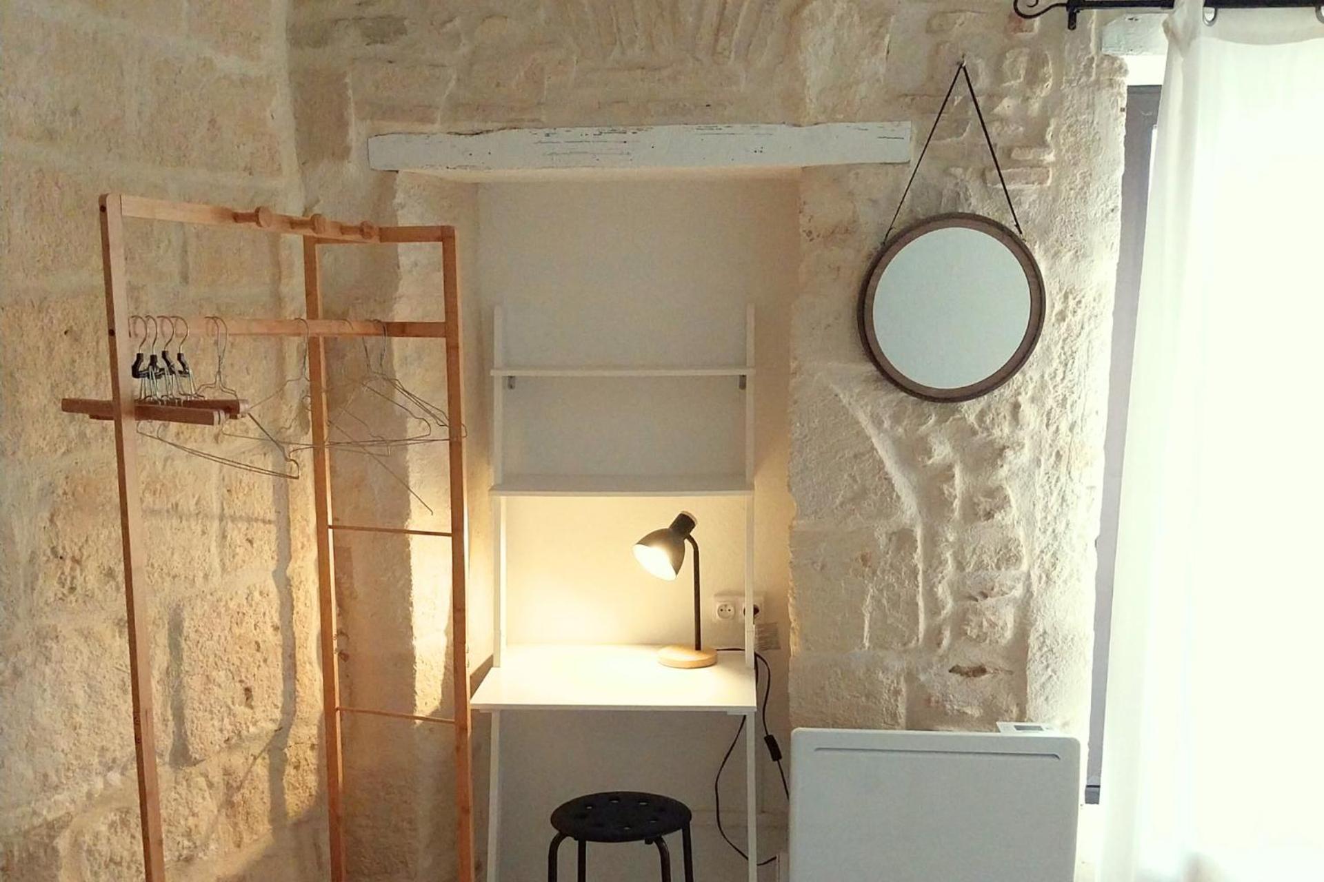 Apartment Immeuble 3 Centre Historique St Gilles Maisoncarreeconciergerie