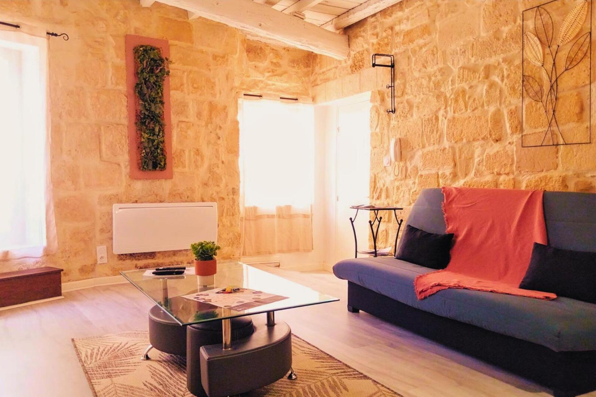 Immeuble 3 Centre Historique St Gilles Maisoncarreeconciergerie Apartment