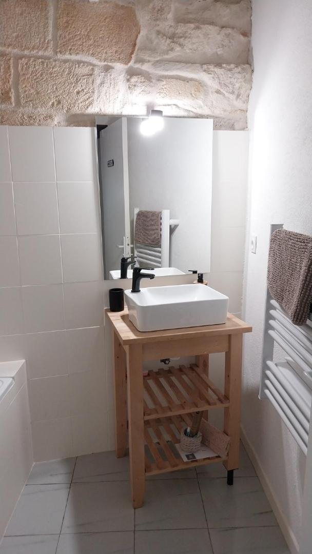 Immeuble 3 Centre Historique St Gilles Maisoncarreeconciergerie * Saint-Gilles (Gard)