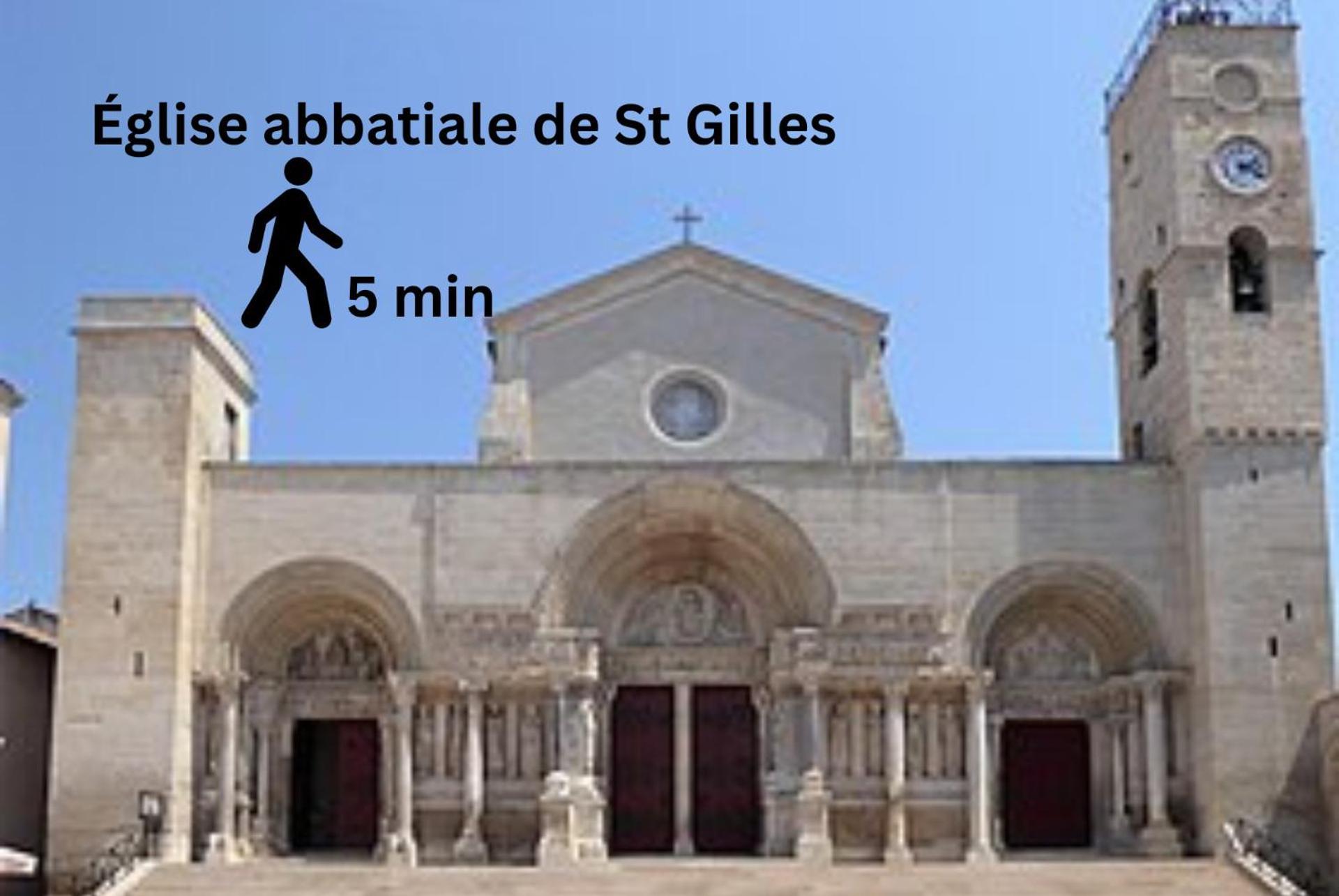 Appartement Immeuble 3 Centre Historique St Gilles Maisoncarreeconciergerie